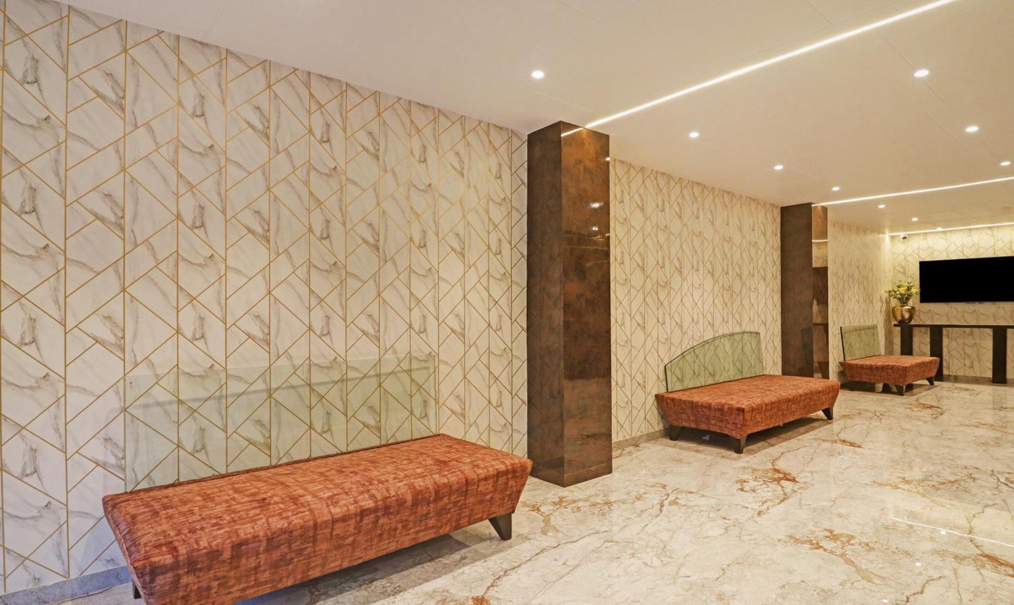 Treebo Premium Seven Lake View Hyderabad Bagian luar foto