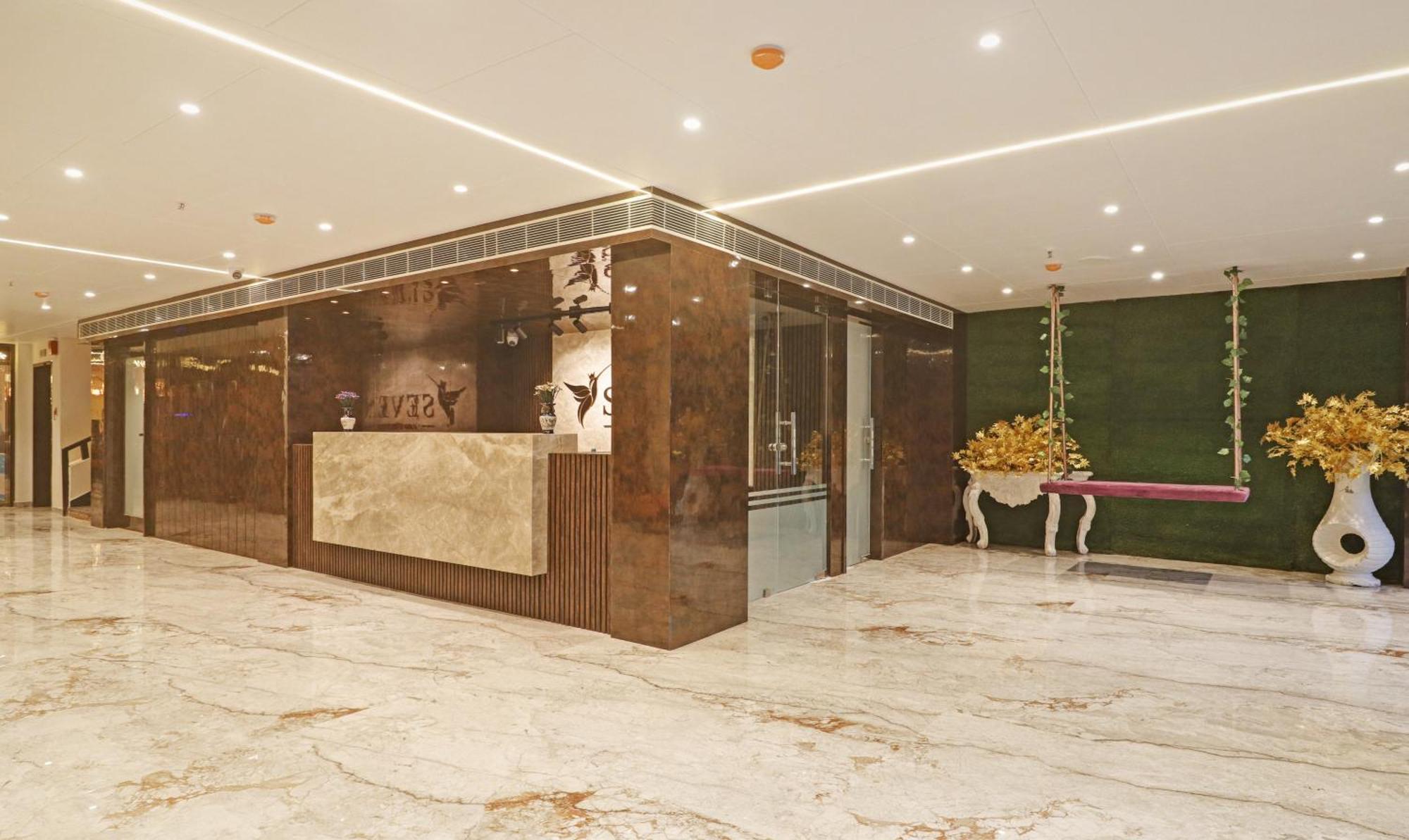 Treebo Premium Seven Lake View Hyderabad Bagian luar foto