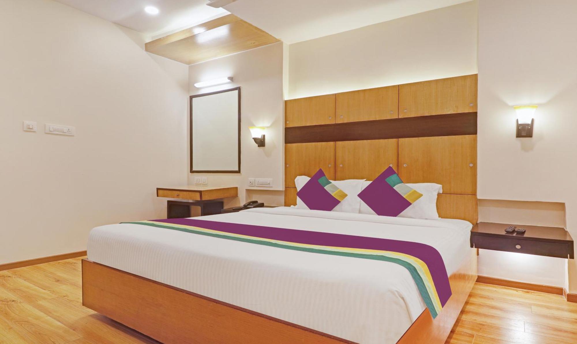Treebo Premium Seven Lake View Hyderabad Bagian luar foto