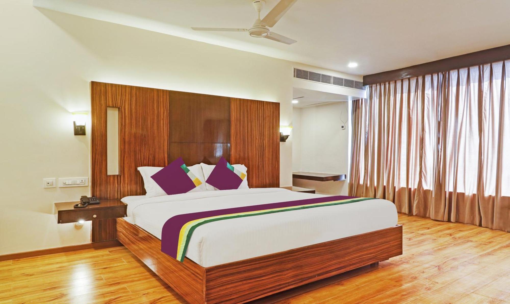 Treebo Premium Seven Lake View Hyderabad Bagian luar foto