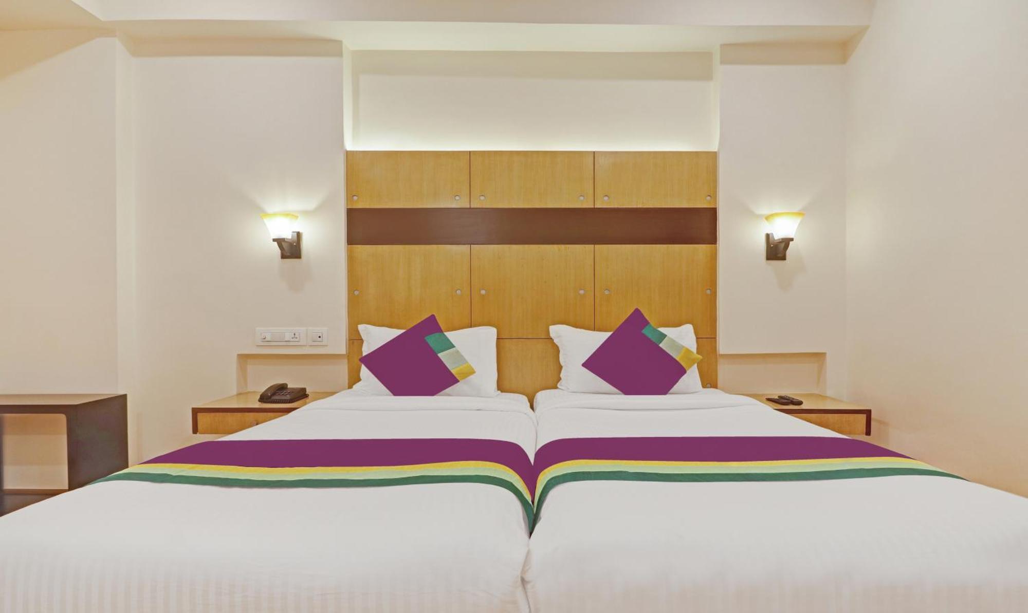 Treebo Premium Seven Lake View Hyderabad Bagian luar foto